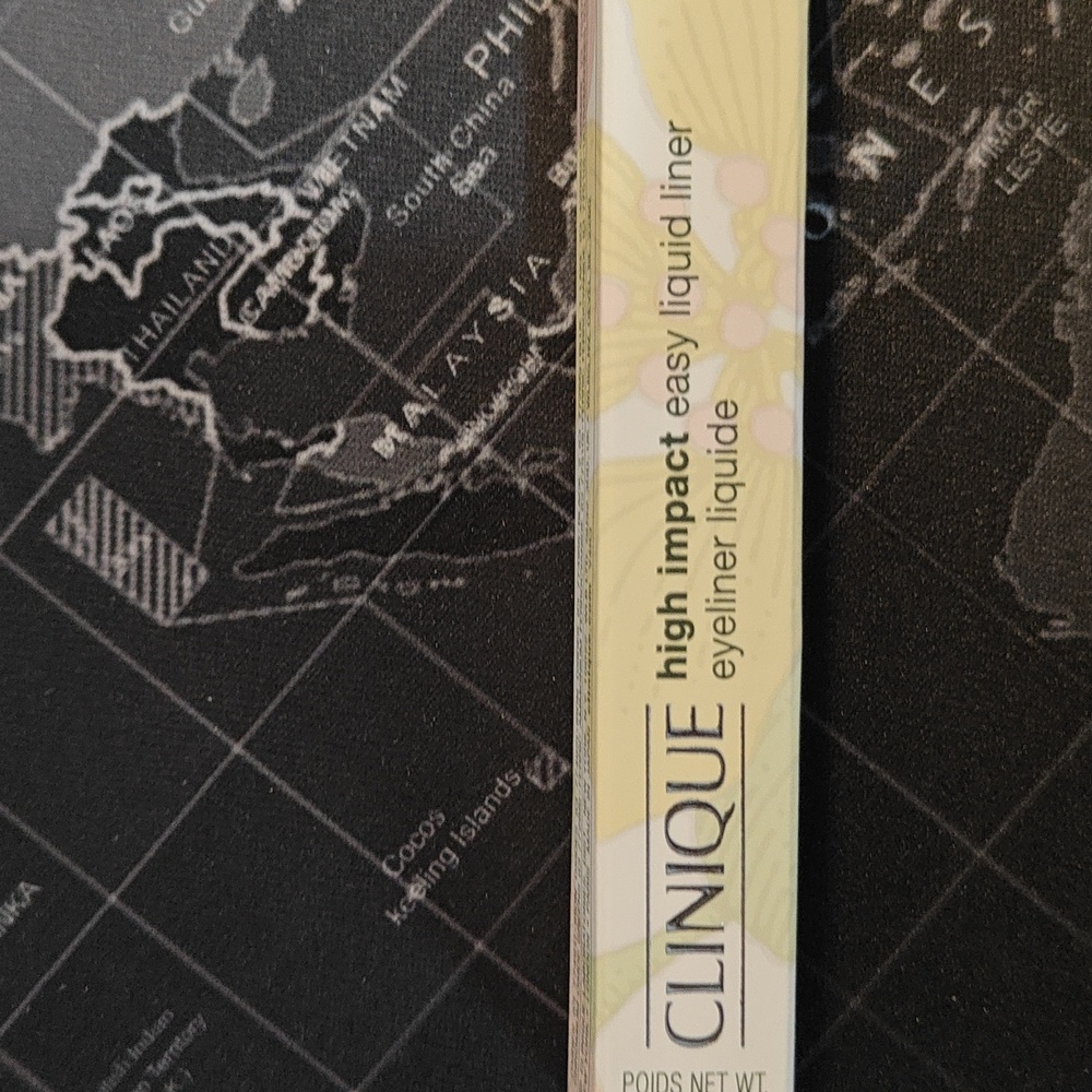 Clinique high impact easy liquid liner